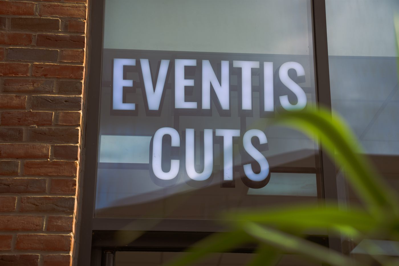 Eventis Cuts signage