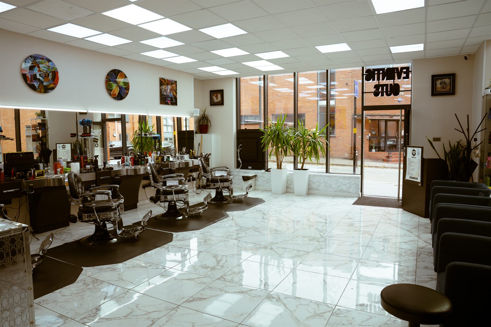 Eventis Cuts interior